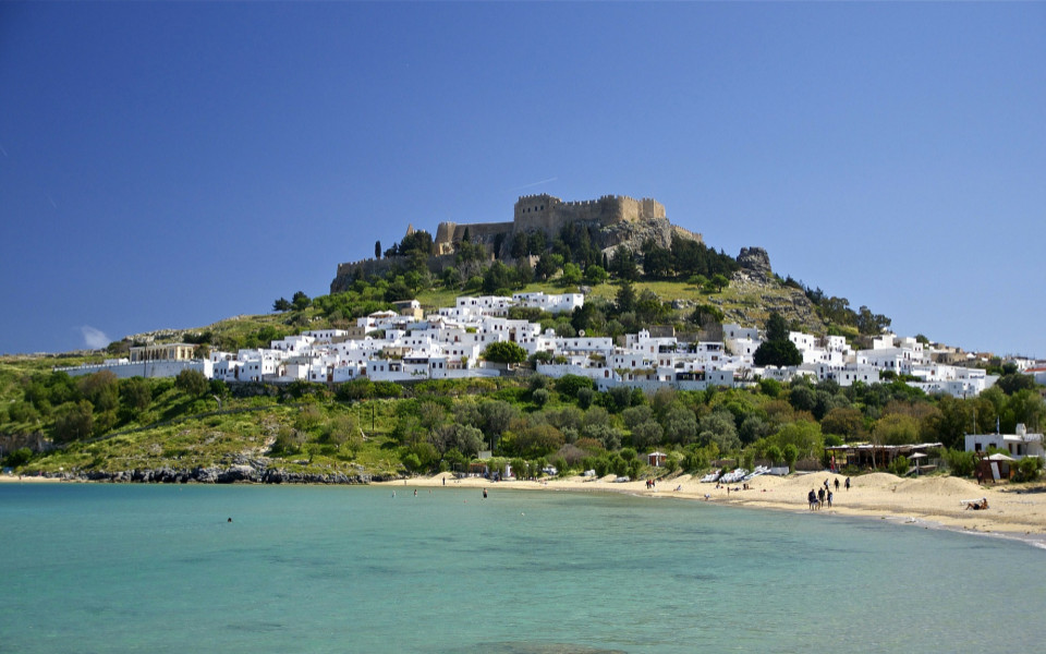 Dorf an der Küste von Rhodos