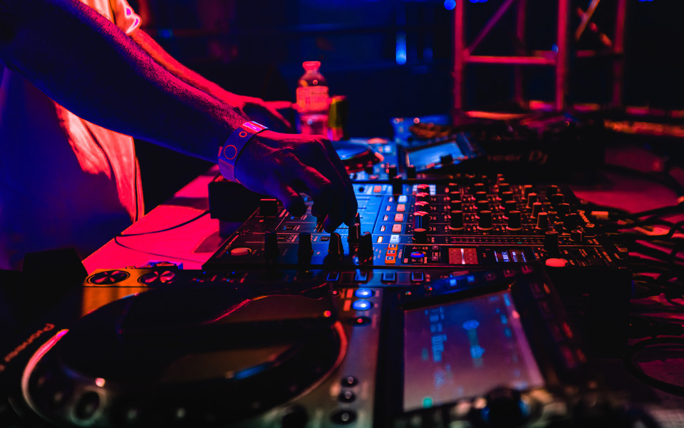 DJ in einem der Nachtclubs in Chemnitz 