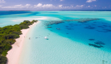 Wei&szlig;er Sandstrand und Meer